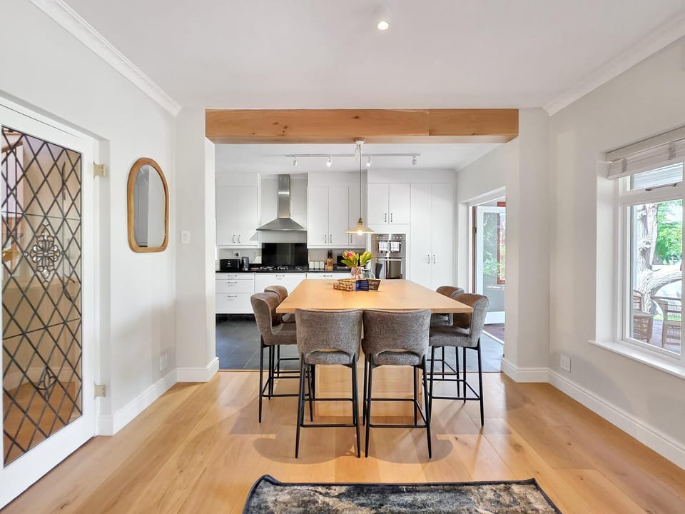 Clovelly 4BR Family Home Minutes from Beaches (35373)