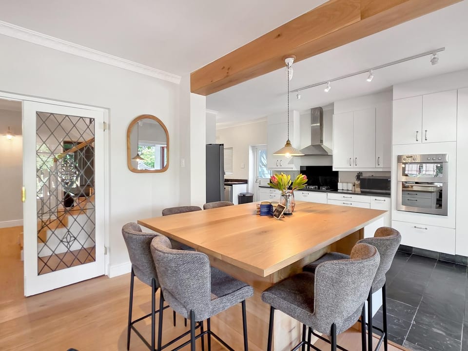 Clovelly 4BR Family Home Minutes from Beaches (35384)