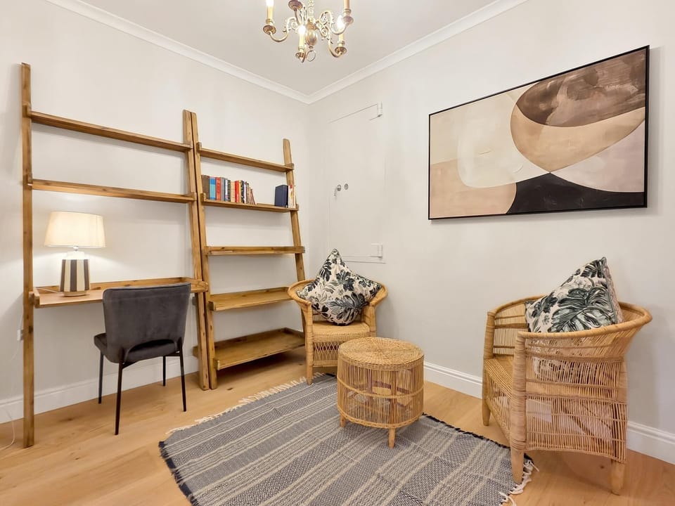 Clovelly 4BR Family Home Minutes from Beaches (35367)