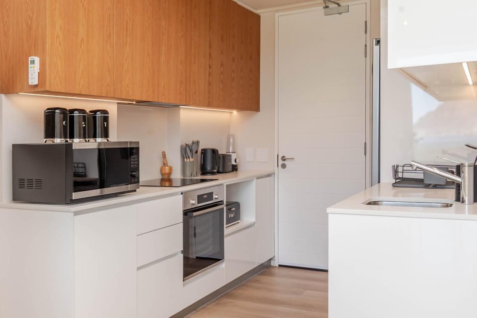 Elegant Beach House Studio in Hout Bay with Pool (35752)