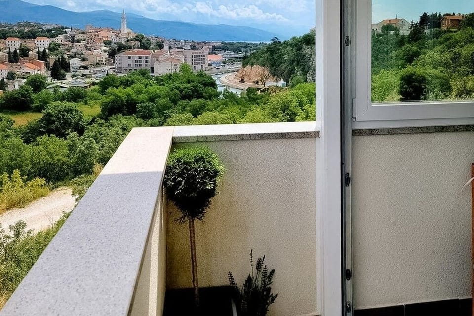 Balcony 2