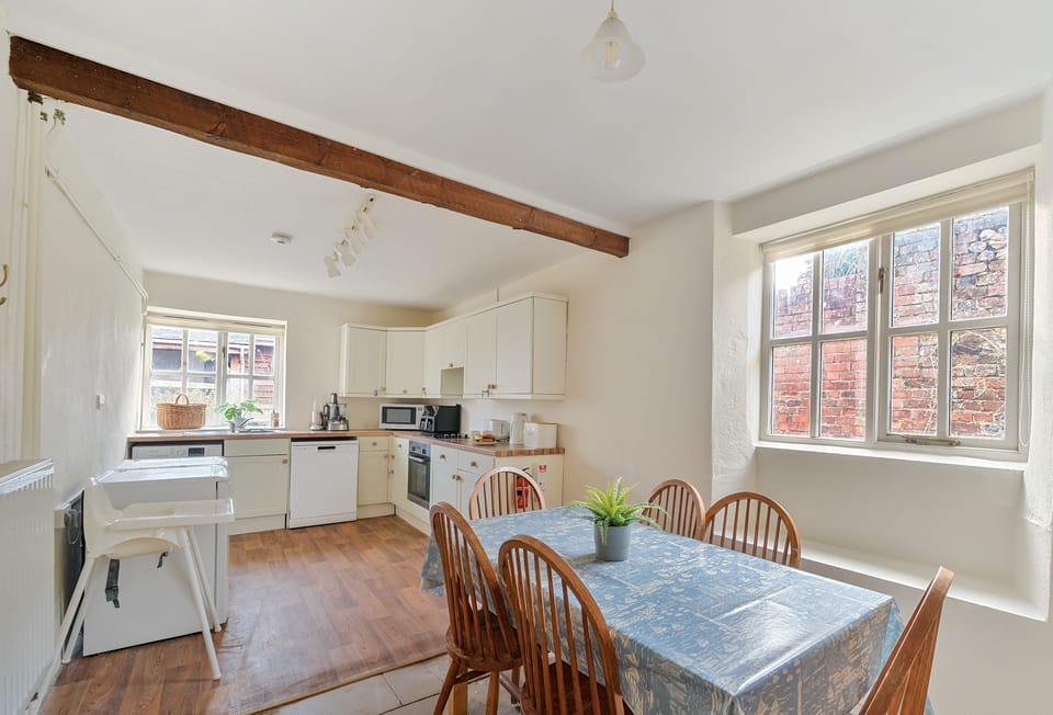 Old Ford House, Blandford: The second/prep kitchen is a useful utility and laundry room also