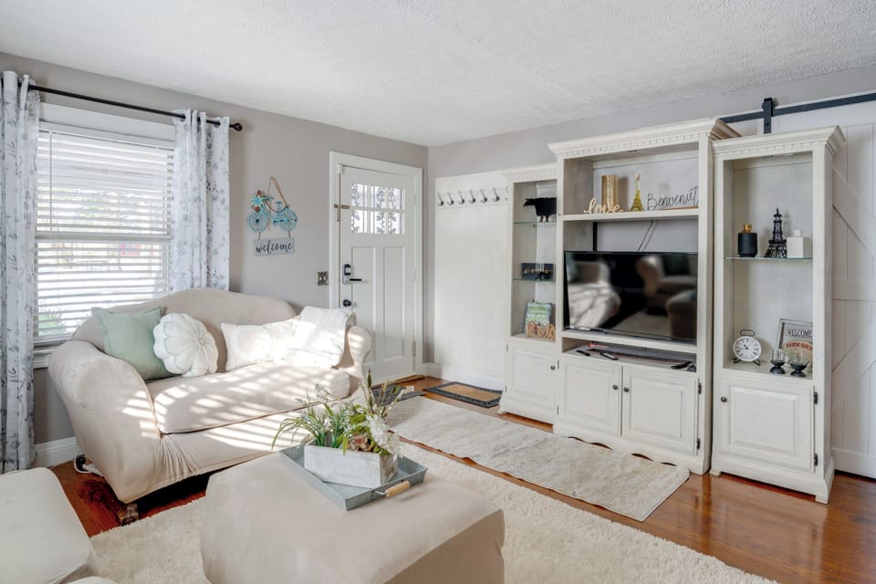 Louisville Vacation Rental | 2BR | 2BA | 1,200 Sq Ft