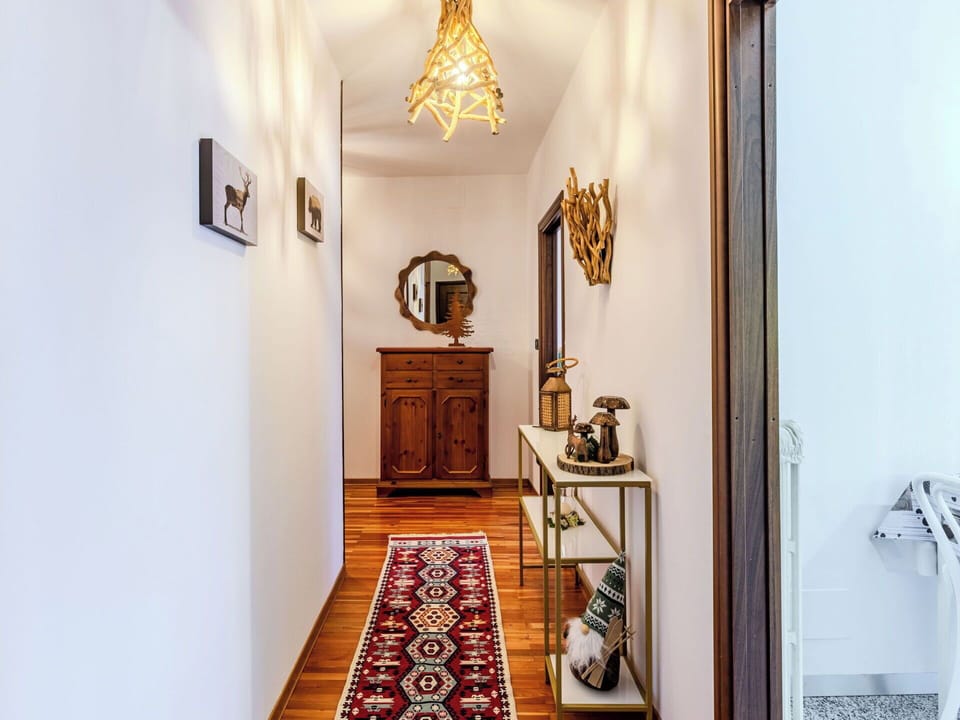 Flooring, Interior Design, Wall, Floor, Wood, Wood Flooring, Lighting, Room, Picture Frame, Ceiling