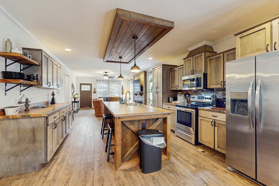 Kitchen delight awaits during your stay. And craft your masterpiece dish in this stylish, open-concept kitchen!