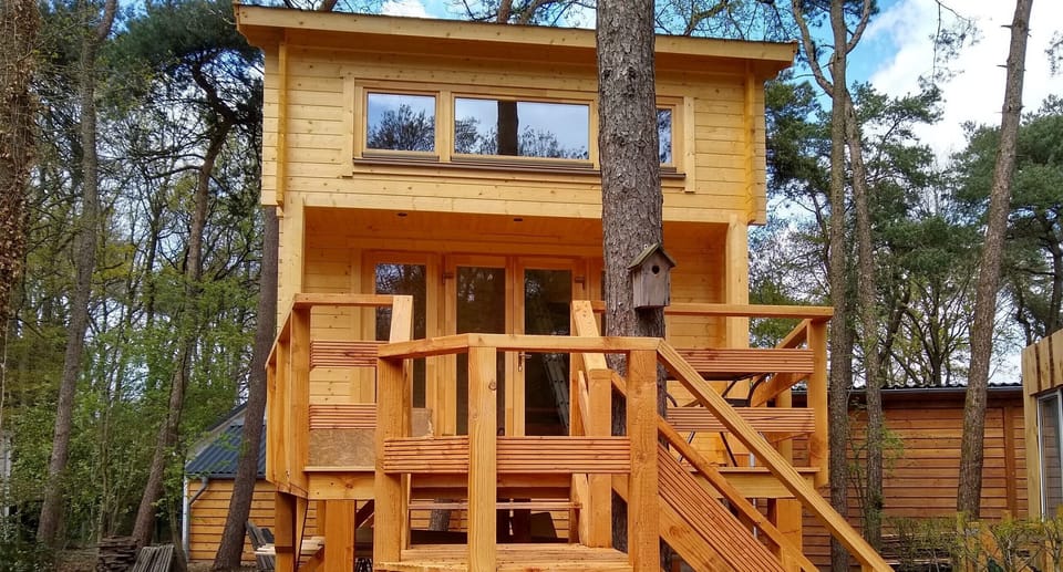 Recreatiepark Klein Zwitserland - Boomhut - front