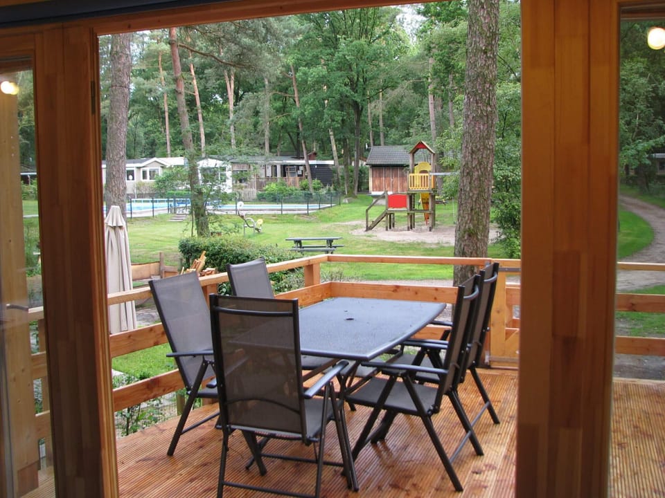 Recreatiepark Klein Zwitserland - Boomhut - terrace