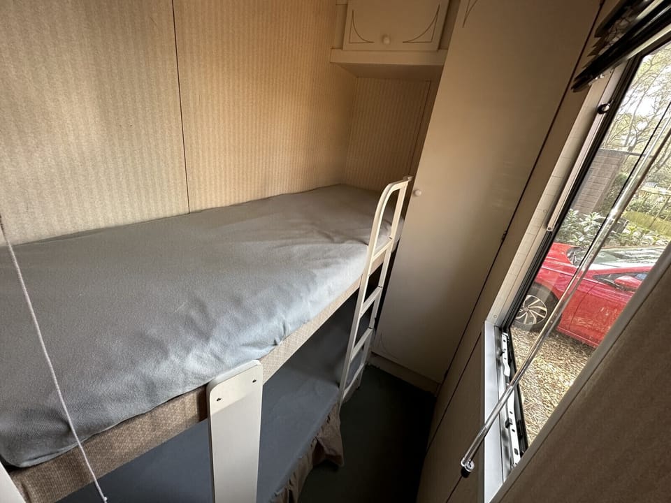 Recreatiepark Klein Zwitserland - Jeneverbes - bedroom