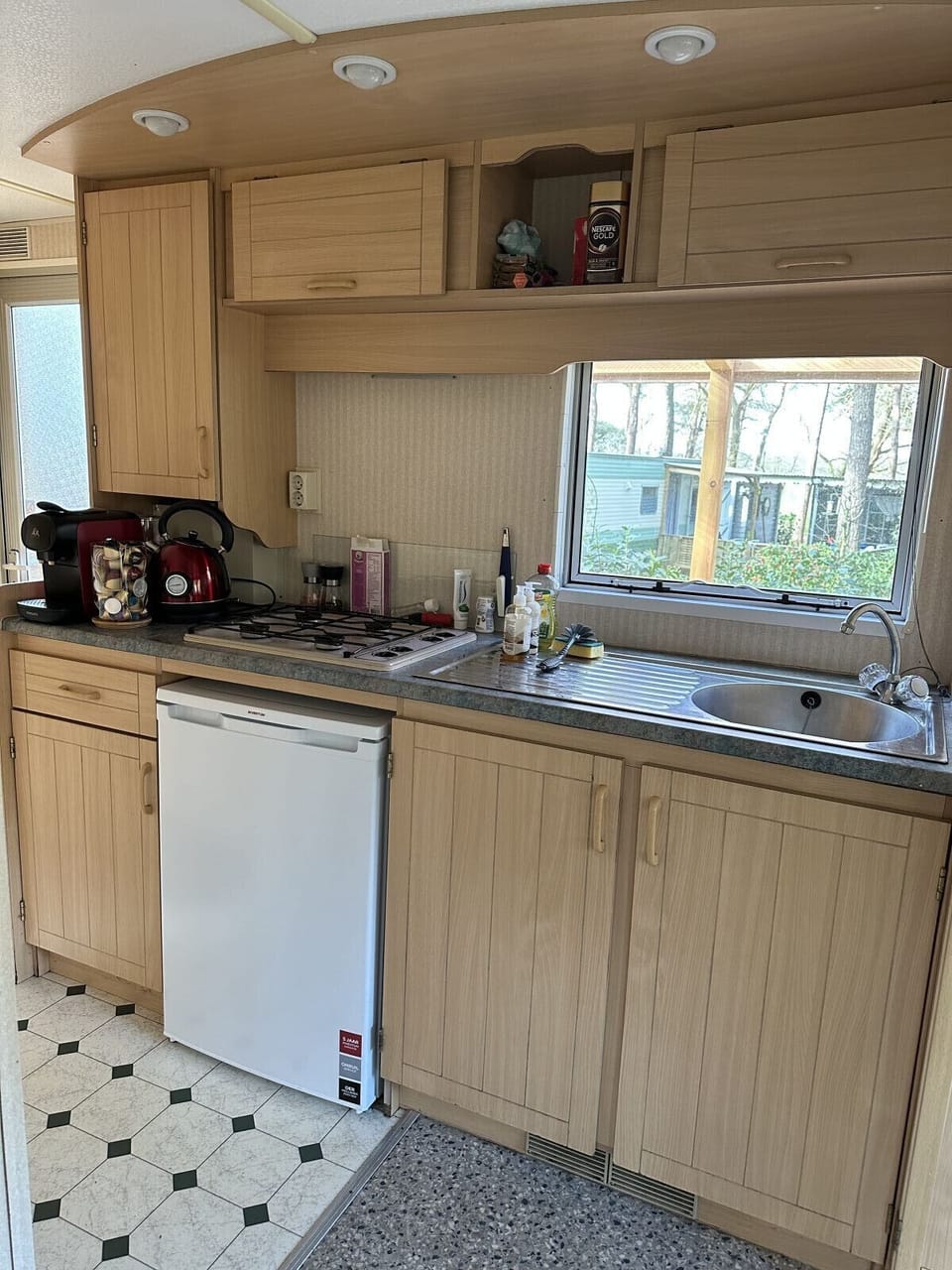 Recreatiepark Klein Zwitserland - Jeneverbes - kitchen