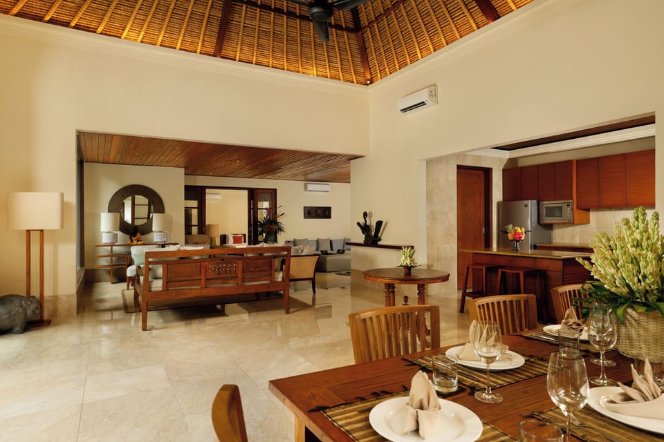 10. LIVING SPACE, DINING & KITCHEN