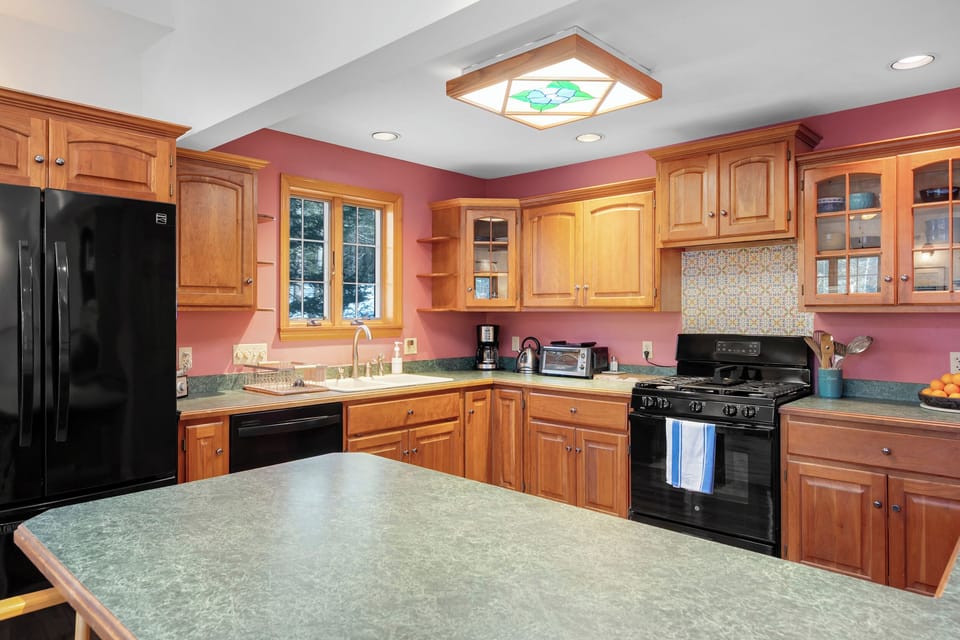 Well equipped kitchen 