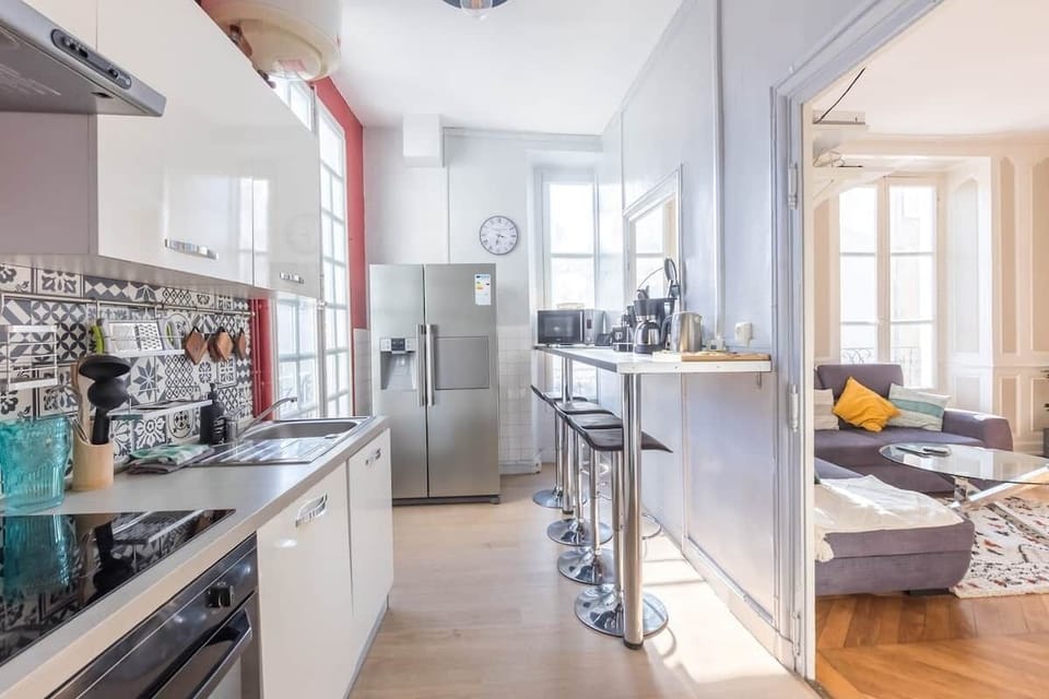 Kitchen 2, on the 1st floor, with American fridge, Senseo coffee machine (various coffees and teas provided)