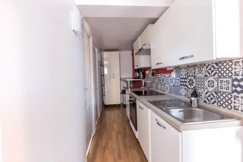 Kitchen on the 2nd floor, near the terrace | VillaBarillerie1870 Seasonal Rental Le Mans