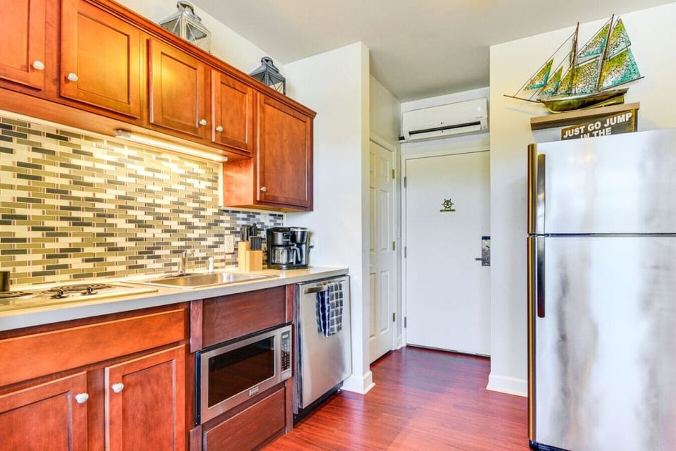 Studio Kitchen | Sleek Design & Everyday Convenience