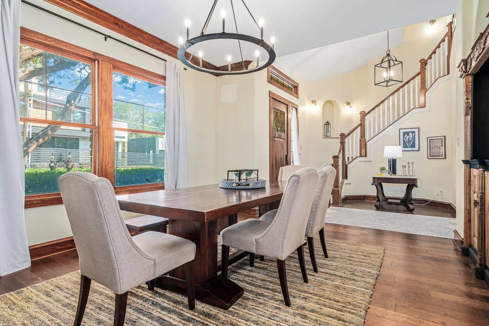 Dining area for six