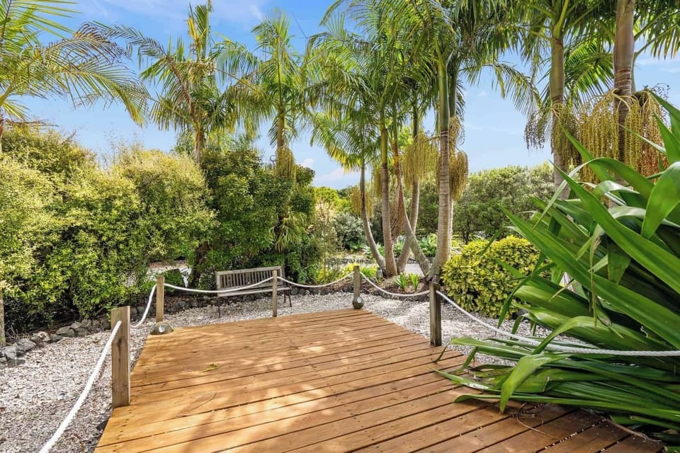 Picturesque peaceful seating area in the middle of the driveway roundabout.