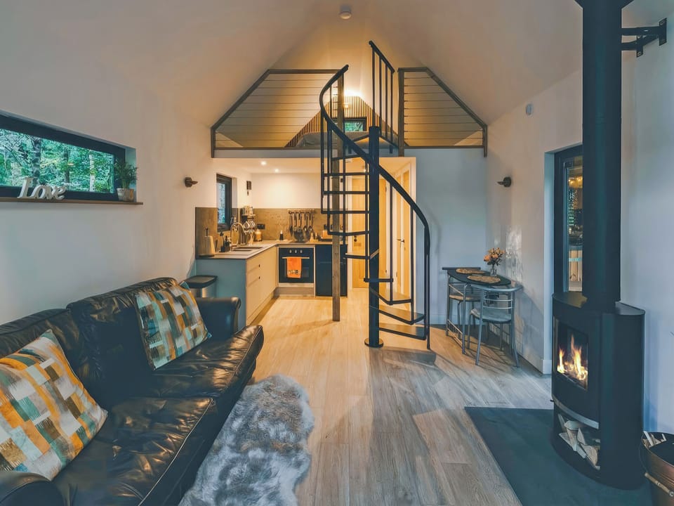 Open plan living space | Ty Nant Treehouse - Great House Hideaways, Usk