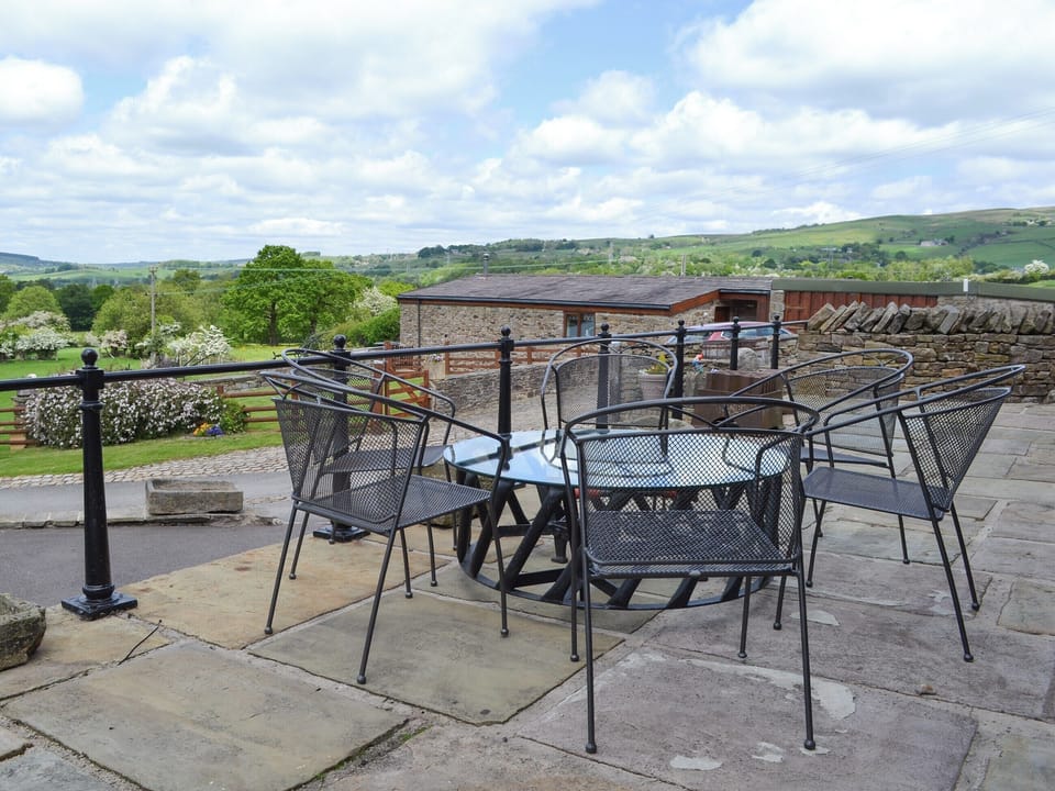 Sitting out area | Bings Farm House - Bings Farm, Whaley Bridge near Buxton