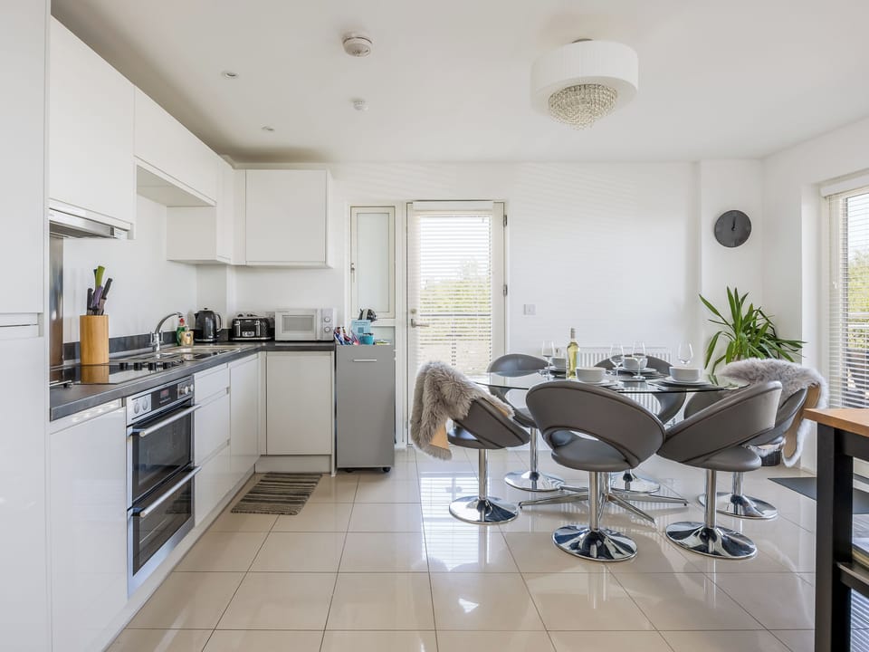Kitchen/diner | Sea Breeze, Bournemouth