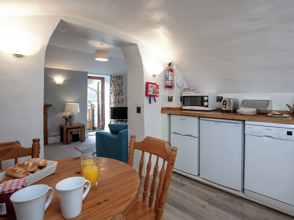 Kitchen/diner | 4 Castle Cottage - Tuckenhay Mill, Bow Creek, between Dartmouth and Totnes
