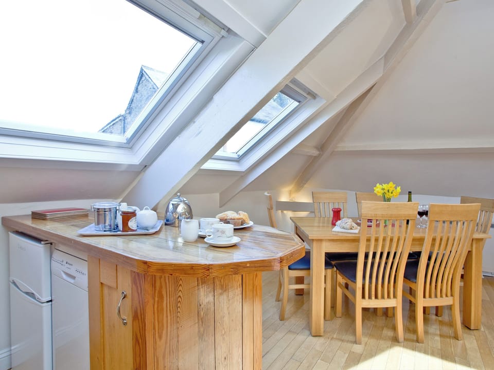 Inviting dining area | Coombery Loft - Tuckenhay Mill, Bow Creek, between Dartmouth and Totnes
