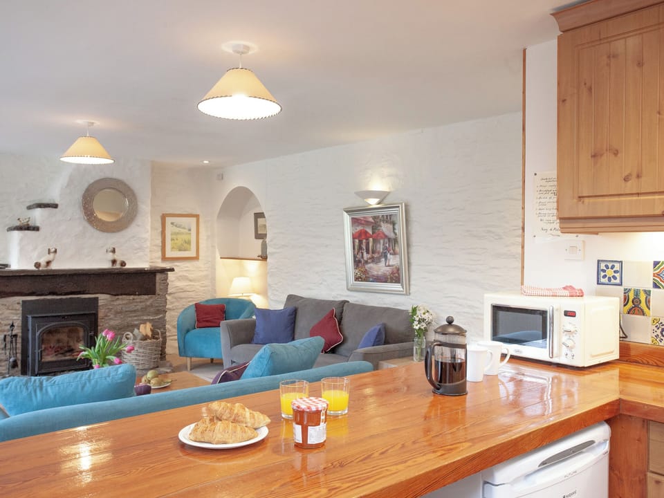 Kitchen | 1 Salle Cottage - Tuckenhay Mill, Bow Creek, between Dartmouth and Totnes
