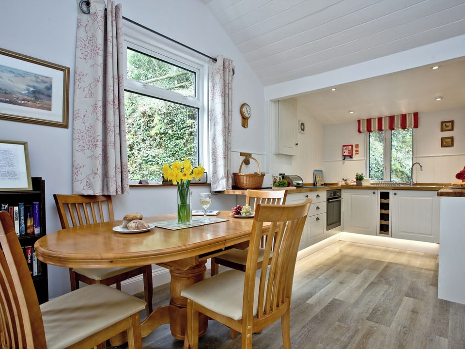 Dining area | Miller&rsquo;s Thumb - Tuckenhay Mill, Bow Creek, between Dartmouth and Totnes