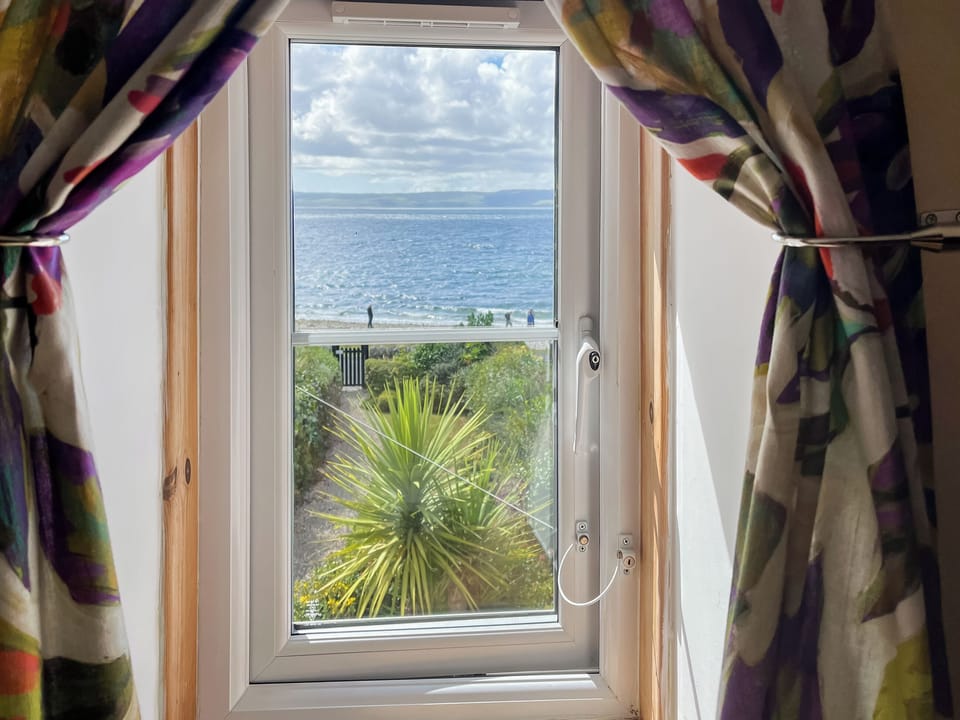 View | 10 The Apostles - Apostle Cottages, Lochranza