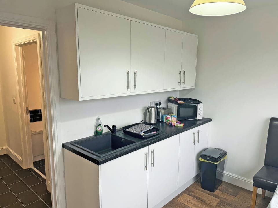 Kitchen/diner | Cwtch Delfryn, Rhosammon, Ammanford