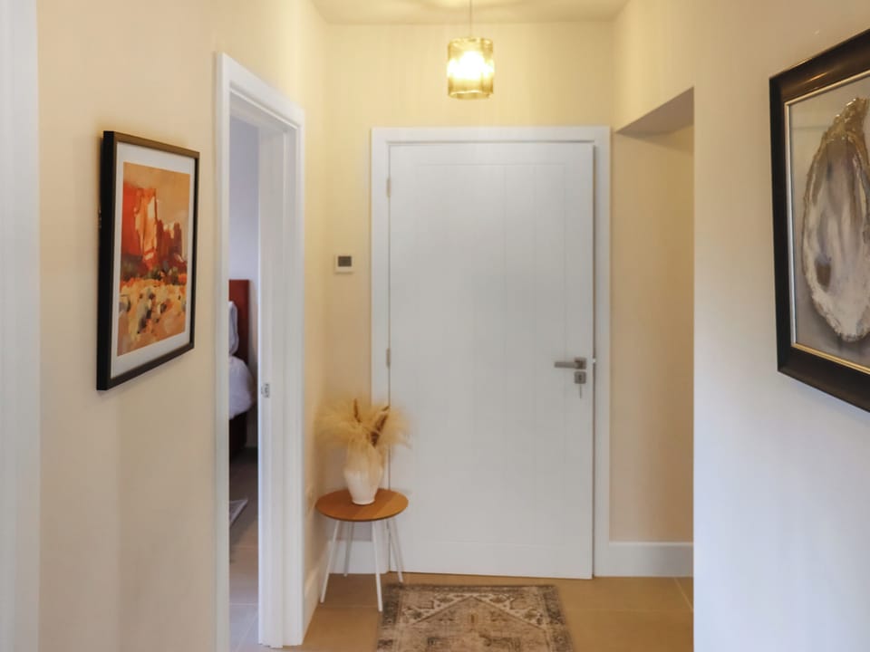 Interior | Rhyolite - Lion Rock Cottages, Haverfordwest