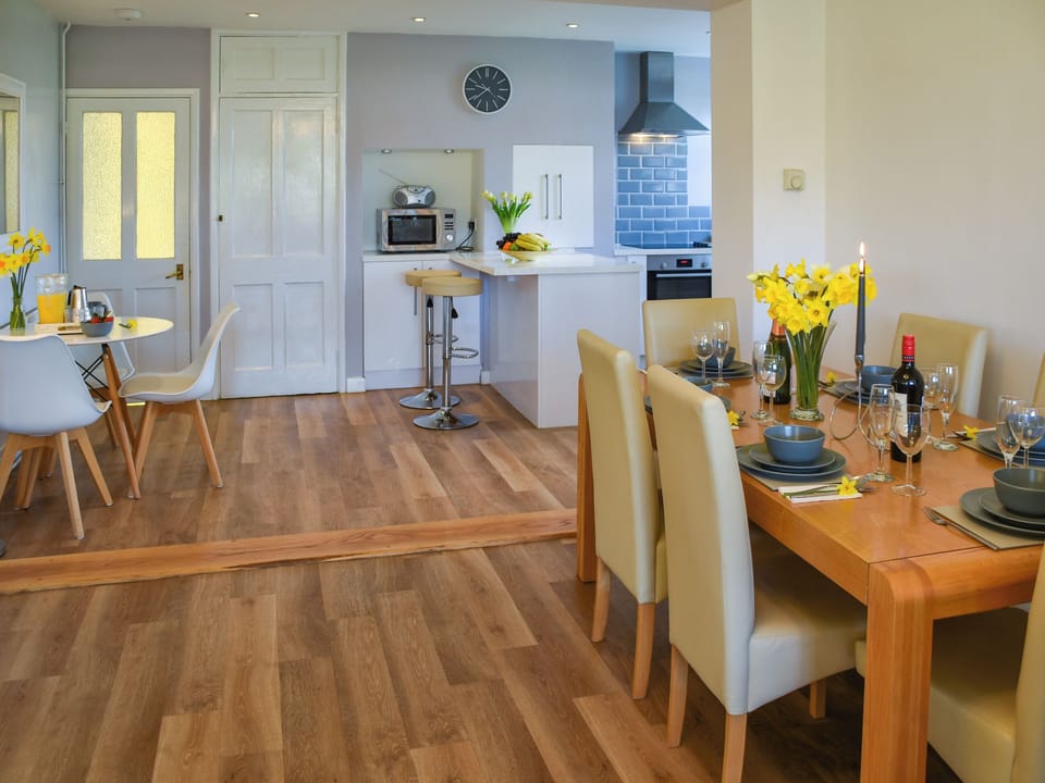 Open plan living space | Larks Rise, Weston Longville