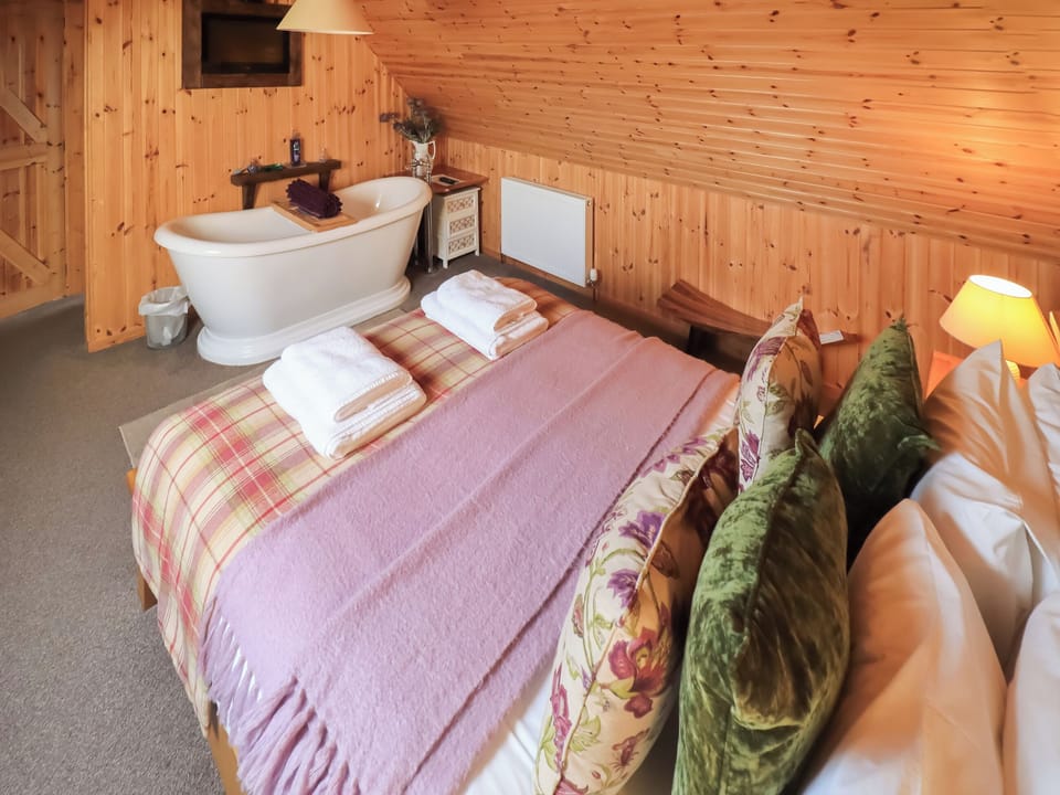 Double bedroom | Kestrel Cottage, Rogart