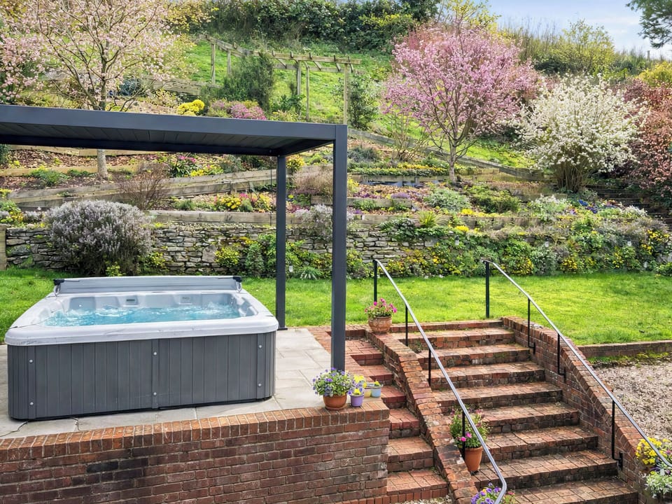 Hot tub | Blackthorn House, Blandford Forum