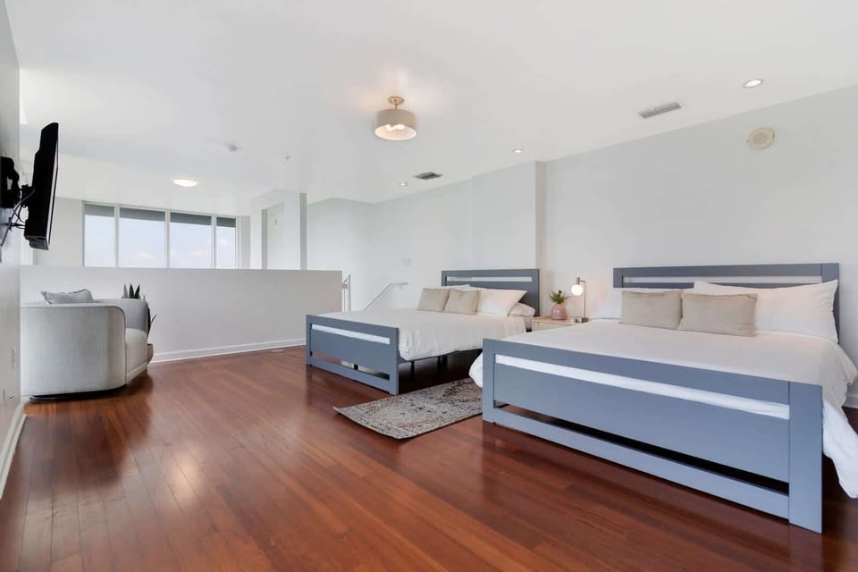 Bedroom 4 (2 Queens)