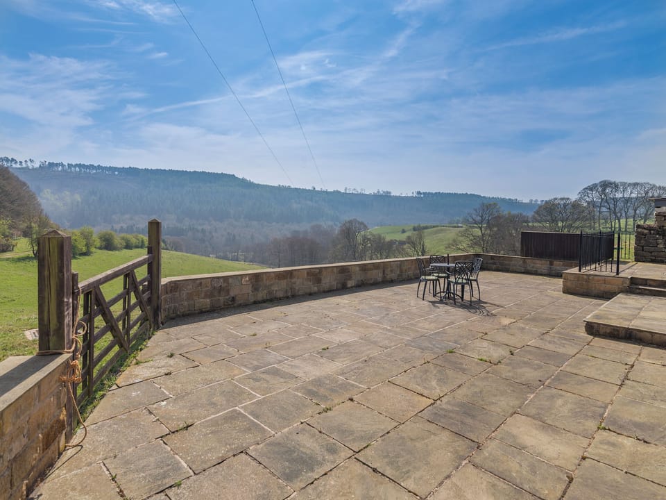 Sitting-out-area | The Smithy - Country Cottage Holidays, Troutsdale near Scarborough