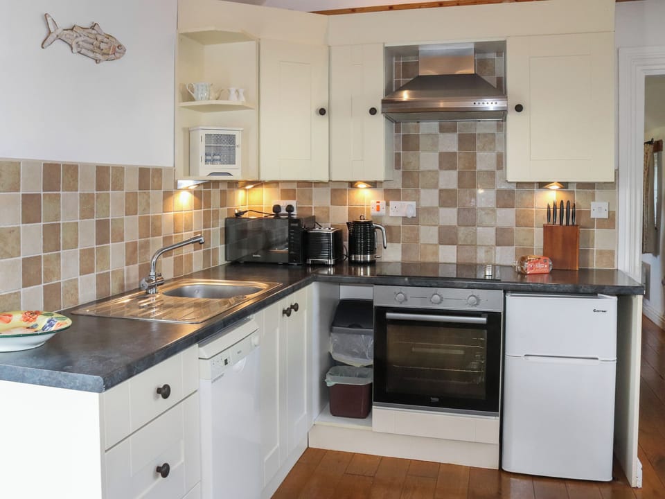 Kitchen area | Hen Llety - Bea&rsquo;s Retreats, Llanfaethlu, near Church Bay