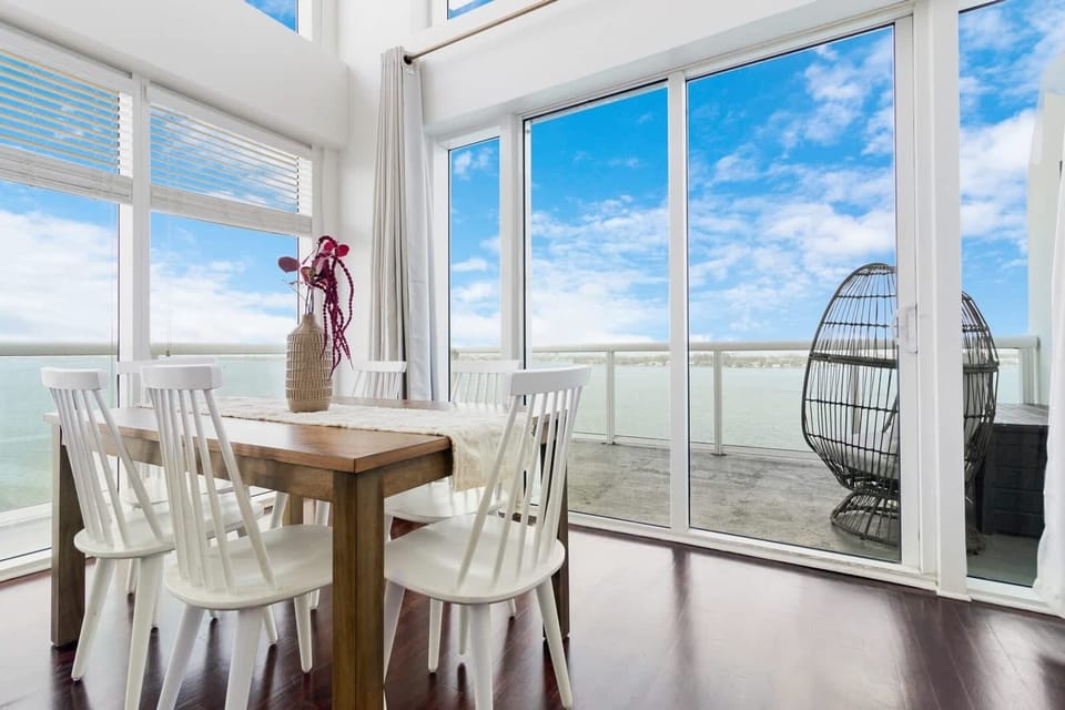 Dining area has seating for 6