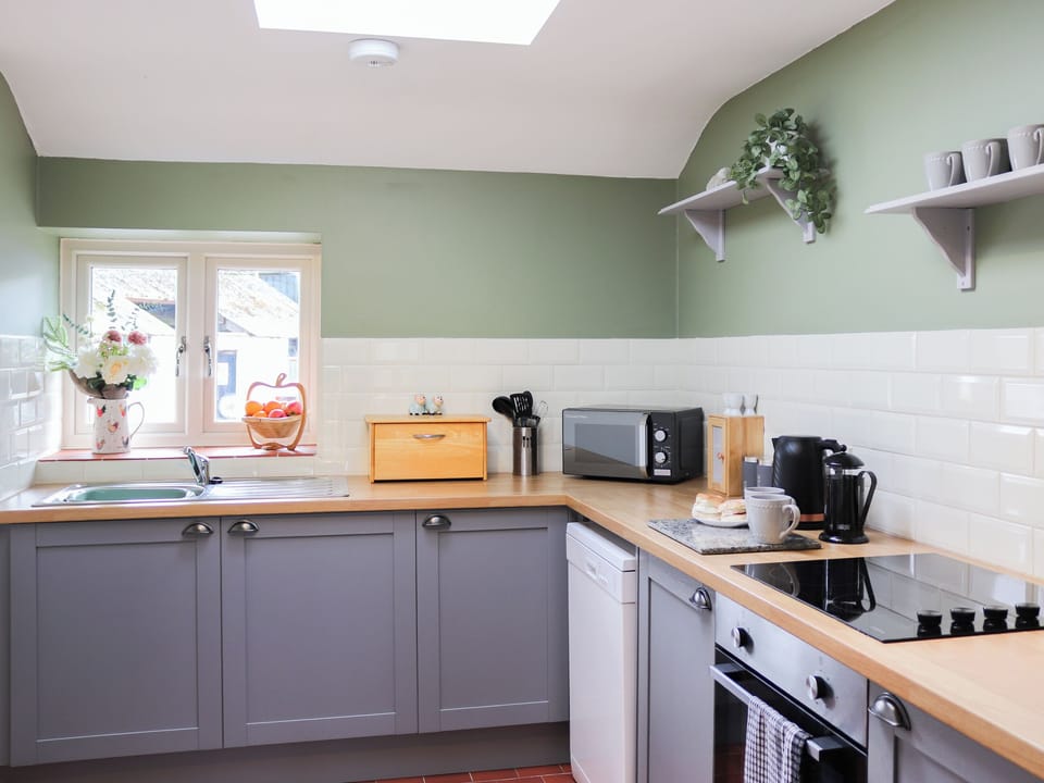 Kitchen | Towy Cottage - Ffynnongrech Farm Cottages, Talley, near Llandeilo