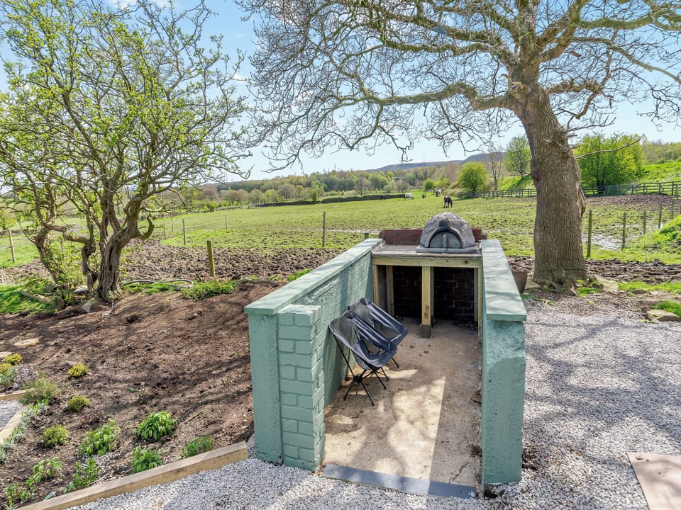 Built-in-BBQ | Harans Vardo - Houghton Barn Farm, Altham