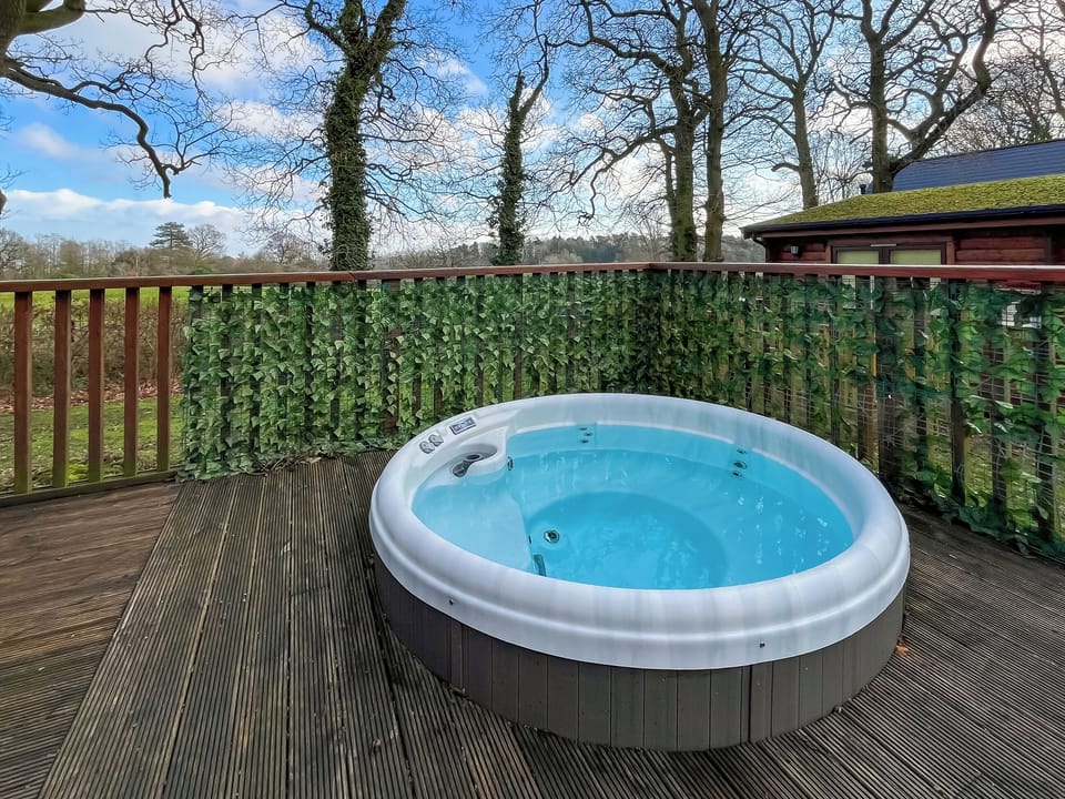 Hot tub | The Fairways, Kenwick, near Louth