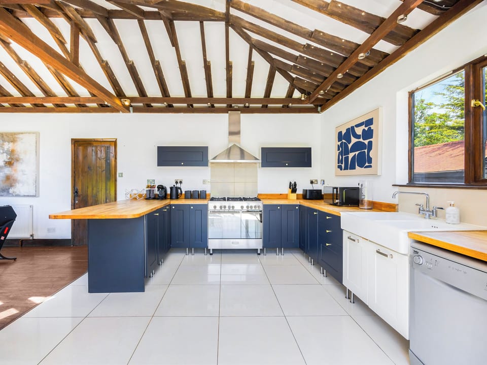 Kitchen | Essex Barn House - Barn House and Mansion, Romford