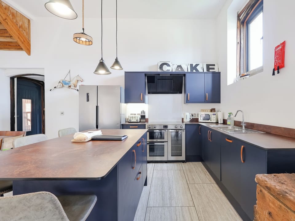 Kitchen/diner | The Cart Arms - Woodend Farm Barns, Gloucester