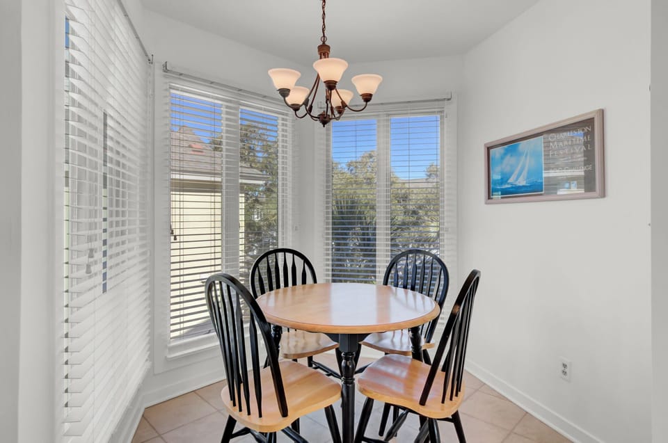 Dining nook with seating for four.