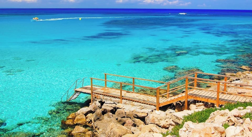 .FIG TREE BEACH NAFSIKA