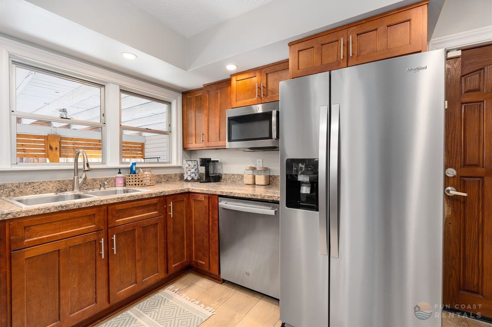 Fully equipped stainless steel Kitchen