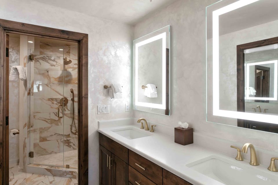 Sink, Indoors, Bathroom, Room, Shower Faucet