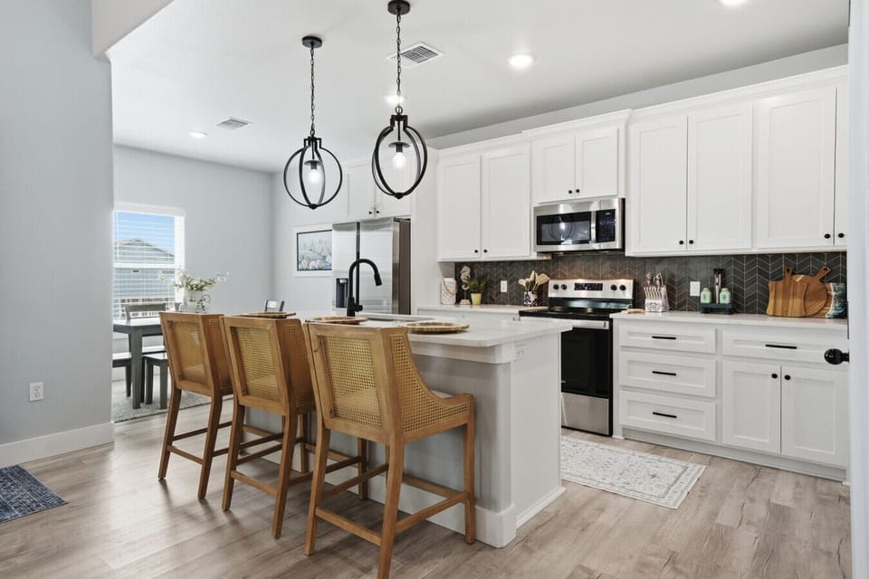 Large open concept kitchen