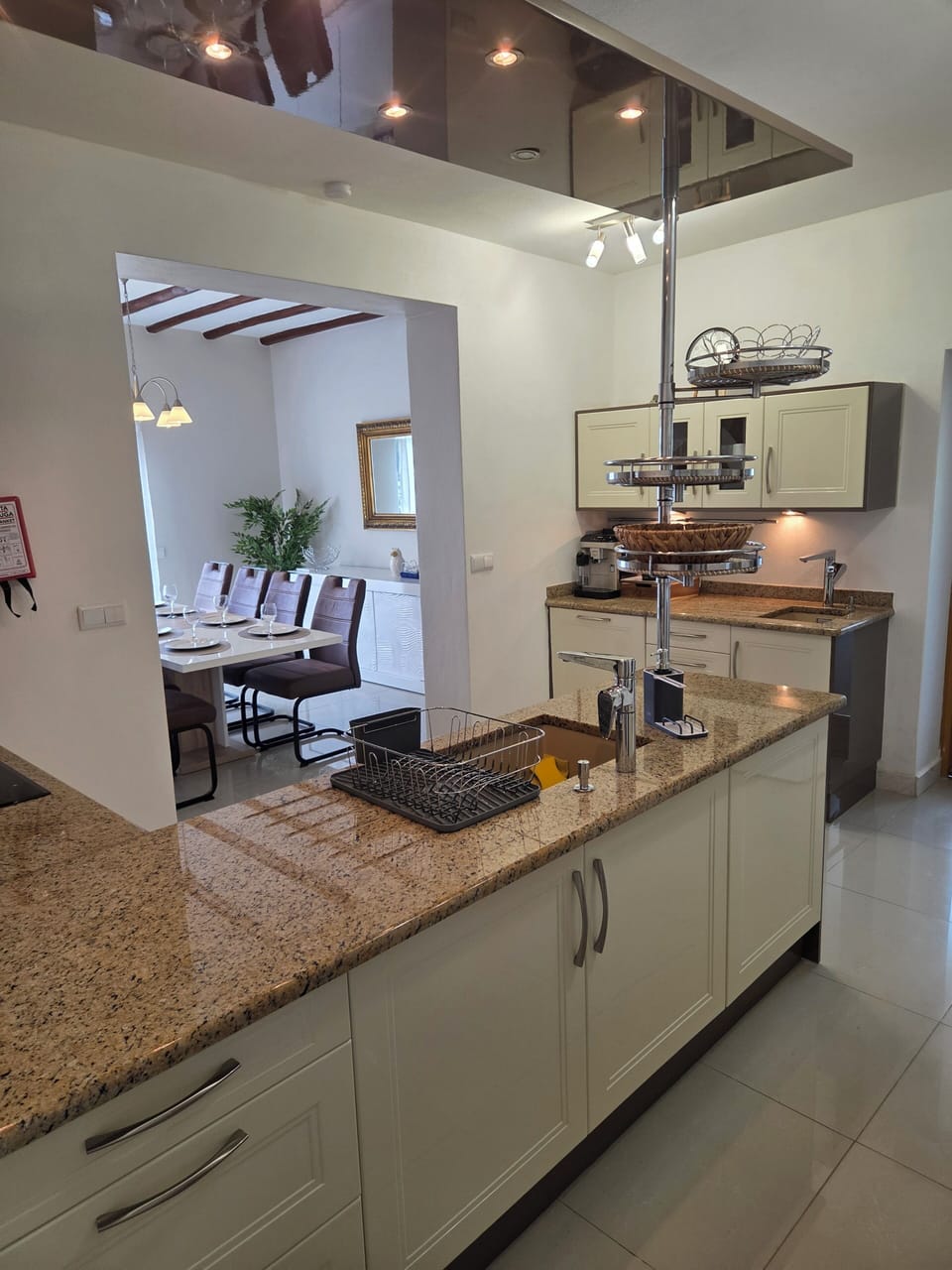 Fully Equipped Kitchen with Dishwasher, Kettle, Coffee Maker, etc