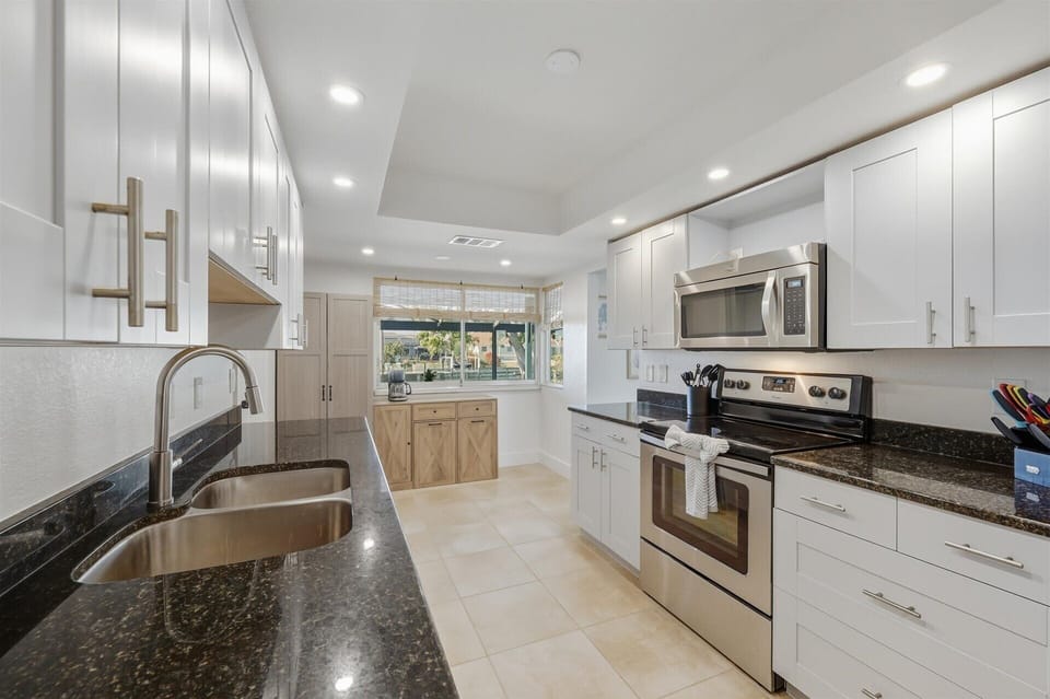Bright, fully-equipped kitchen