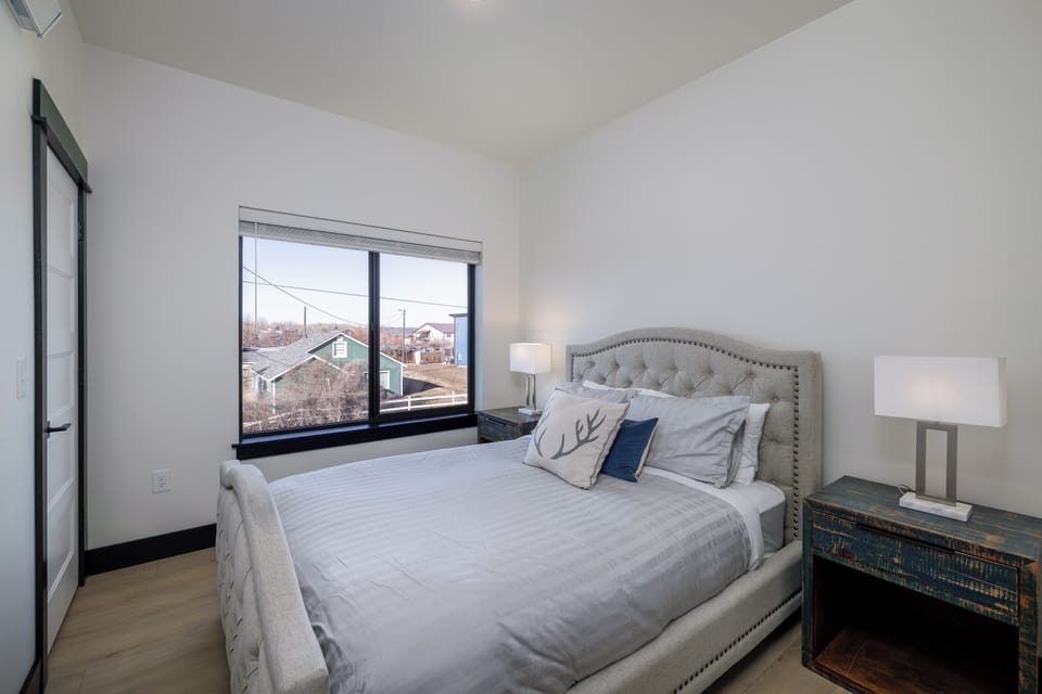 Second bedroom for your guests. | Main Level